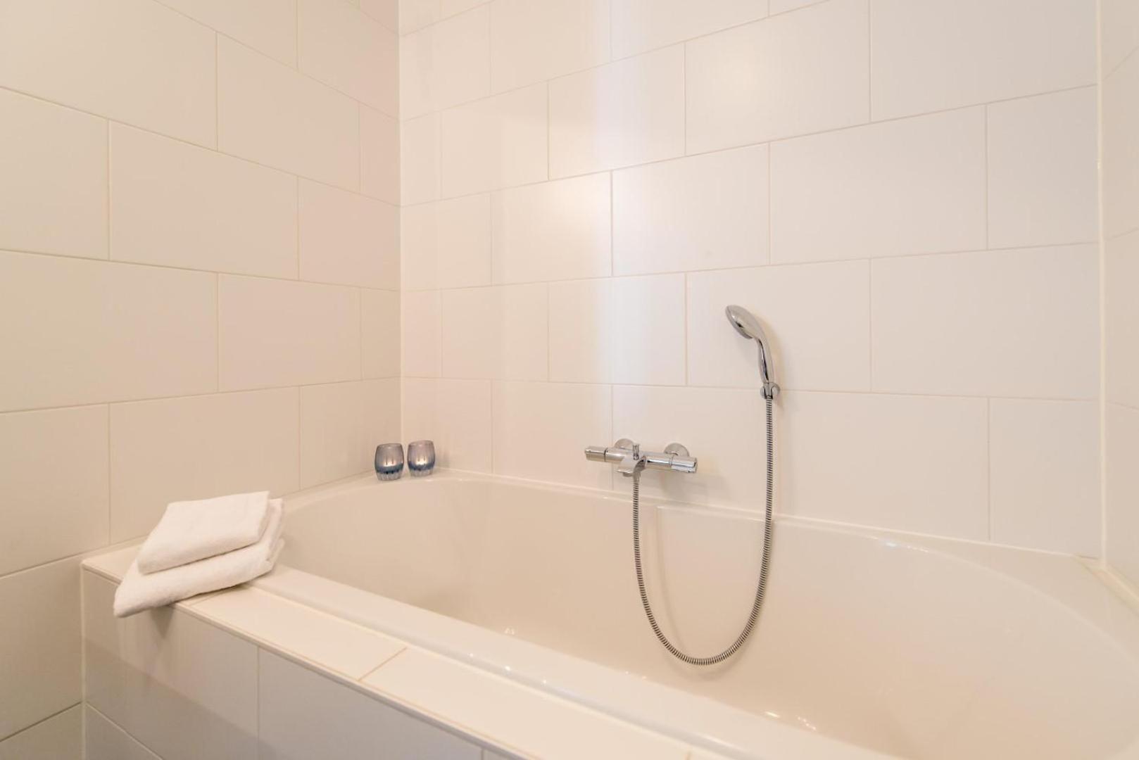 Staetige Dames Apartment Nes  Ngoại thất bức ảnh
